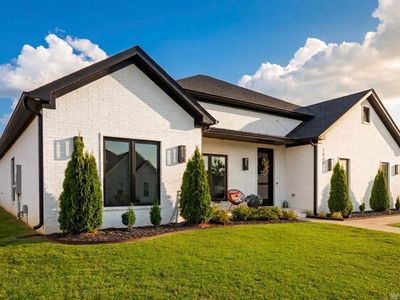 2302 Pleasant Cv