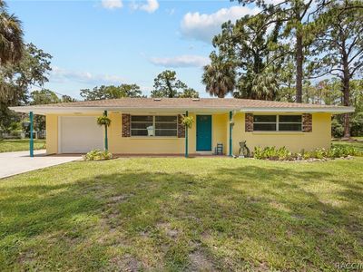 6 Hickory Ave