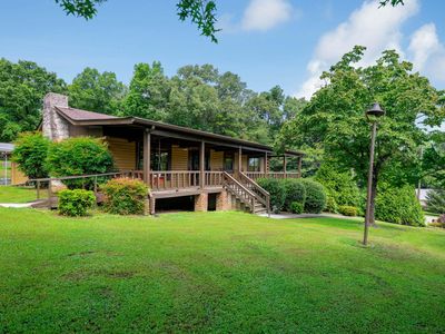 407 White Rd