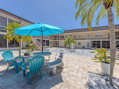 537 Manatee Ct APT 204