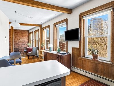 31 Snow Hill St APT 3
