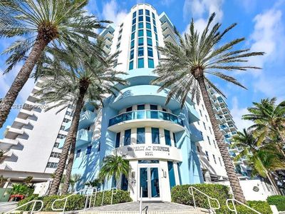 9201 Collins Ave APT 521