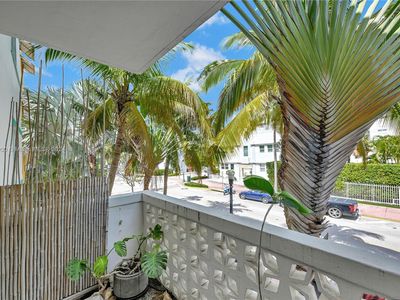 350 Collins Ave APT 212