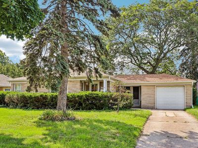 1011 W Silver Spring DRIVE