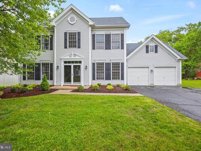 Property at 19 Larchmont Ct, Pennington, NJ