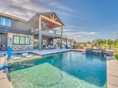 5629 Lakeshore Ct