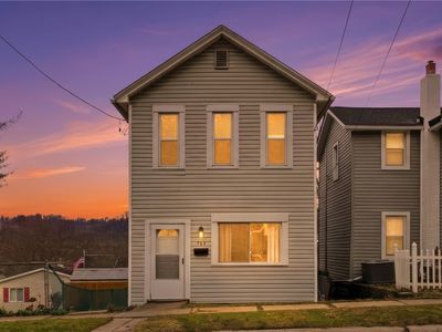 Property at 753 6th St, Oakmont, PA