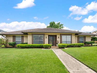 4306 Three Oaks Dr