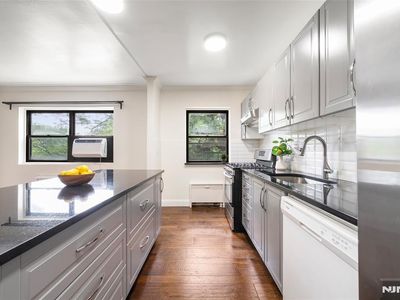 410 Park Pl APT 4B