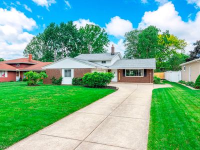 24732 Mitchell Dr