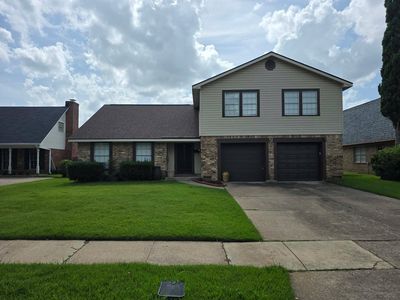 9916 Village Green Dr