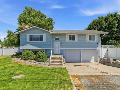 211 S Barker Rd