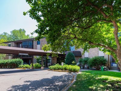 2670 Oxford St N APT 204