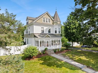 281 N Main St