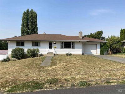 220 Cedar St