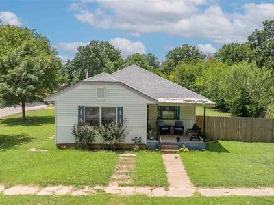529 S Apple Ave