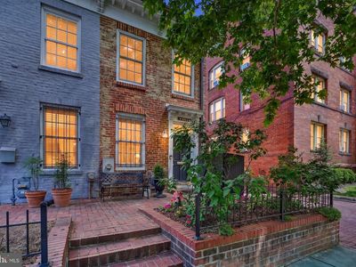 1311 10th St NW