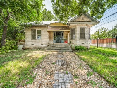 102 ANDERSON AVE
