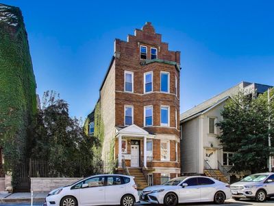 1537 W Augusta Blvd APT 2F