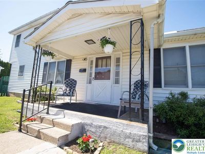 2135 Lafayette Ave