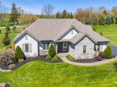 7 Hawkstone Way
