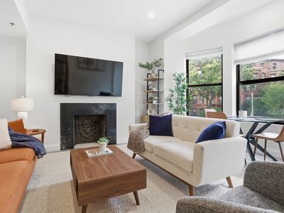 636 Beacon St APT 206