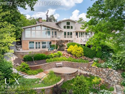 24 Hiawatha Dr