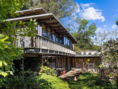 205 Lake Dr