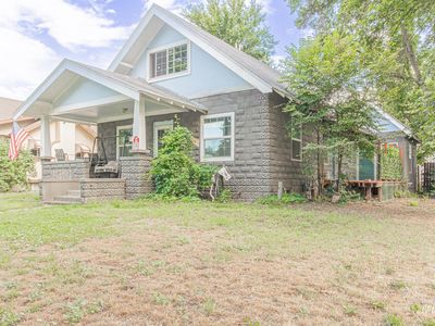 806 9th Ave