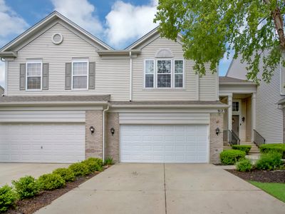 Property at 912 Kings Canyon Dr, Streamwood, IL
