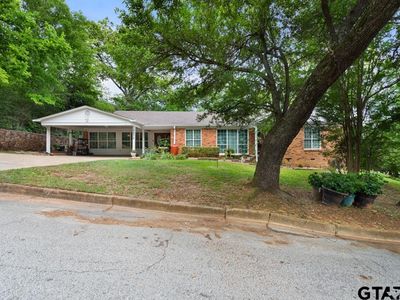 2834 Curtis Dr