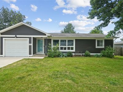 1725 Country Club Dr