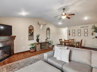 Property at 1542 Red Oak Dr, North Liberty, IA