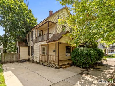 Property at 816 Jennette Ave NW, Grand Rapids, MI