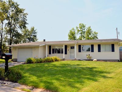 385 Riviera Ct