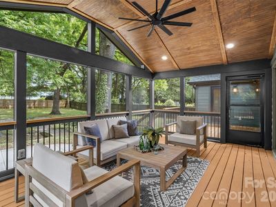 1542 Carolyn Dr