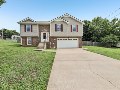 1045 Wisteria Ct