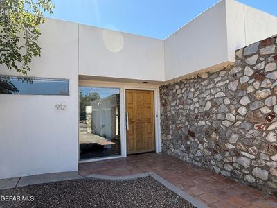 912 Thunderbird Dr