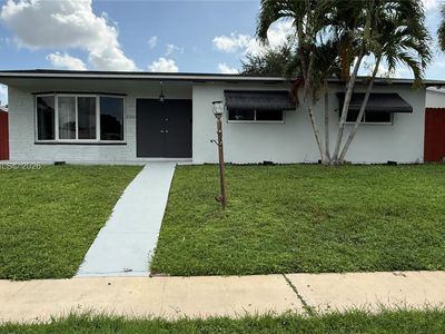 2211 N 54th Ave