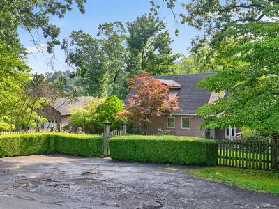 750 Chimney Rock Rd