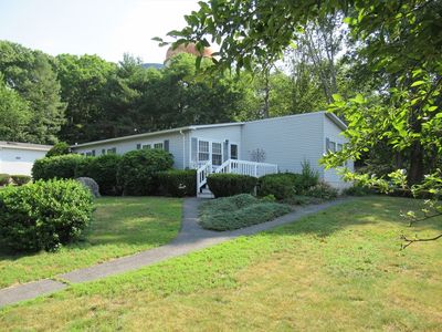 15 Canterbury Ln