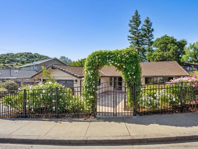 15 Twelveoak Hill Drive