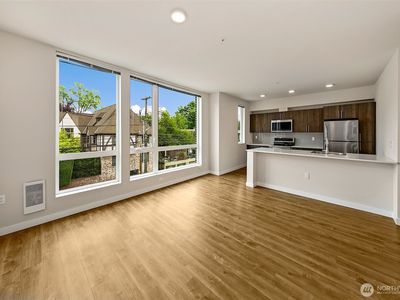 121 12th Avenue E #409