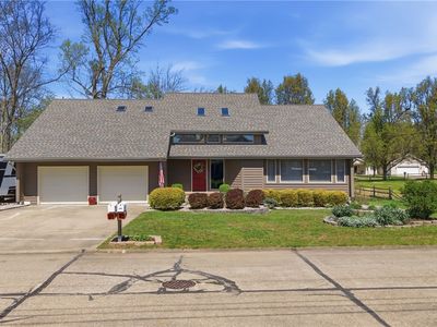256 Walnut Grv