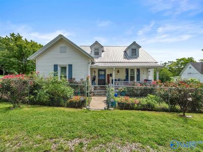 205 Mountain St