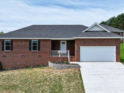 130 Keeneland Cir