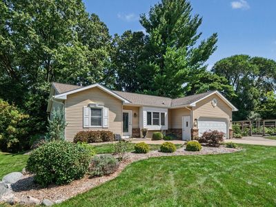 5880 Edajean Ridge Dr NE
