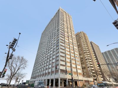 6171 N Sheridan Rd APT 2601