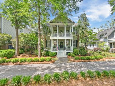 102 Lowndes Ln