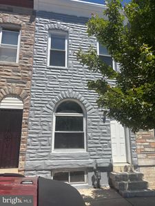2328 E Madison St